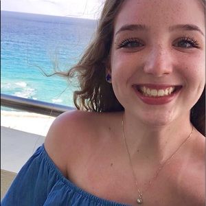 Meet your Posher, Ava